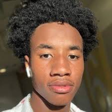 Vernon Quinn's Instagram, Twitter & Facebook