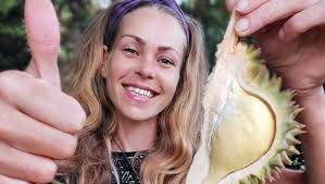 Influencer Vegan 'Mati Kelaparan', Cuma Makan Buah Mentah dan Tak Minum Air 