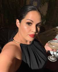 Karinafoxglam (@karinafoxglam) • Facebook