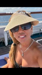 Slow down!! Stop rushing!! Please!! . NO police speed trap + NO traffic  ticket = 😁 . Please click the link in bio 😜👆🏾. . #simplethings  #blessings #ocean #Joymaica #charity