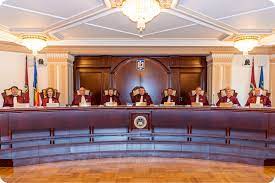 (1) curtea constitutionala se pronunta asupra constitutionalitatii legilor inainte de promulgarea acestora, la sesizarea presedintelui romaniei, a unuia dintre presedintii celor doua camere, a guvernului, a inaltei curti de casatie si justitie, a avocatului poporului, a unui numar de cel putin 50 de deputati sau de cel putin 25 de senatori. Curtea ConstituÈ›ionalÄƒ A Romaniei