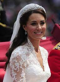 Pin Oleh Wedah B H Di Vestidos De Novia Kate Middleton Kardashian Sketsa Model Pakaian