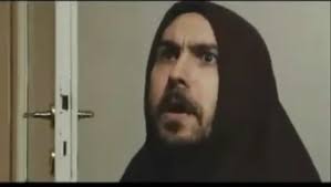 Maccio si spaccia per Gullit ed entra nella discoteca "Just Caviale" (Da  "Italiano medio")