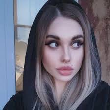 Victoria Cherry's Instagram, Twitter & Facebook