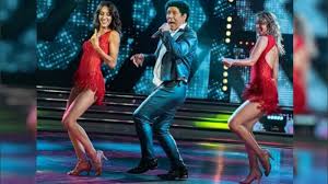 Debido a la gran polémica que se generó en las últimas semanas por los reemplazos poco justificados, el humorista se puso la 10 y salió a la pista de baile. Video Pachu Pena Hizo Un Tom Jones Para La Risa En La Academia Rosario3