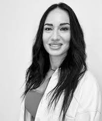 Briana Bennett's Instagram, Twitter & Facebook