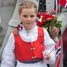 Princess Ingrid Alexandra Who She Is Daughter Of Norway S Crown Princess Mette Marit And Crown Prince Haakon Count Norwegisches Konigshaus Konigshaus Norwegen