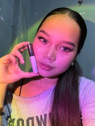 Can someone please clean the brow? I need focus