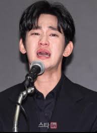 Caption this😭😭 : r/kpop_uncensored