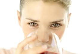 Alcohol ads push underage girls to drink more, research finds