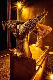 Chest of shittim wood ( 2.5 cubits by 1.5 cubits by 1.5 cubits) overlaid with gold, and embellished with a crown of gold extending around the chest upon the top edge. Bible Scholars Convinced Ark Of The Covenant Is Hidden In Africa
