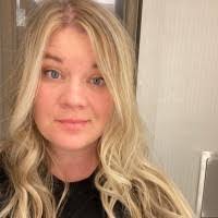 Shirley Register's Instagram, Twitter & Facebook