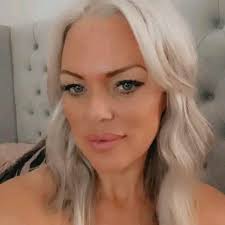 Name Amber Kenyon Inmate number 02346952 Age 44 Looking for companionship,  or maybe even love. I'm at Amber Kenyon 02346952 Hobby Unit P.O.Box 660400  Dallas, Texas 75266-0400 My chirp number is +1435-612-4260