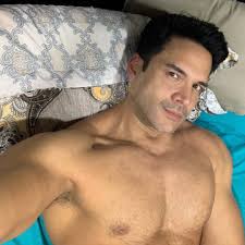 Alejandro Otero (@alejandrooteroo) • Facebook