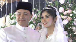 Pelakon berpengalaman datuk eizlan yusof menjelaskan dia mahupun bekas isteri, vie santie eizlan izin zareef berlakon. Majlis Kahwin Cecah Kos Rm1 Juta Eizlan Yusof Tak Tahu Menahu Semuanya Rakan Yang Sediakan Youtube