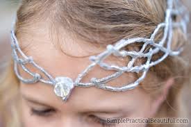 As pretty as i thought it was, it took my youngest granddaughter's wonderful impish. How To Make Galadriel S Crown Simple Practical Beautiful