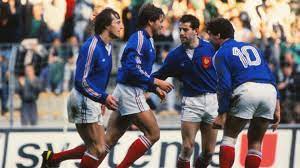 L'épreuve se poursuit par élimination sur un match à chaque tour. Rugby France Nouvelle Zelande 1986 Denis Charvet Jose Toure Nous A Pris Pour Des Fous Test Match 2017 Rugby Rugbyrama