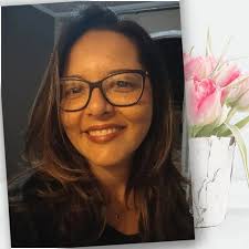 La no sítio onde tinha lixo, essas borboletas ficavam ao redor. 😂 cadáver  também. Muito comum.