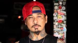 Jerinx hari ini bebas setelah sempat mendekam di penjara atas kasus 'idi kacung who' yang menjeratnya. Bpy4wp81h7 Ptm