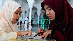 Buat yang masih atau sudah punya anak yang usia sekolah sd namun susah belajar mengaji al qur`an. Beginilah Cara Melatih Agar Anak Cepat Membaca Dan Menghapal Al Qur An Sriwijaya Post