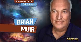Brian Muir at FEDCON. Come and get your autograph!