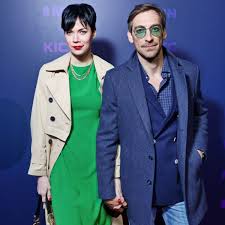 Шпица и другие звезды в фотопроекте кинопоиска. Artem Tkachenko Vpervye Za Dolgoe Vremya Vyshel V Svet S Zhenoj Vokrug Tv