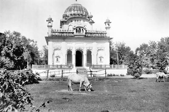 A fakir in Bijapur, India— 1915.