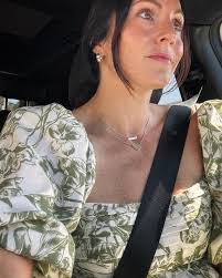 Amanda Dupuis's Instagram, Twitter & Facebook