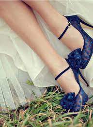 Scarpe colorate, scarpe gioiello, scarpe da sposa rosa, rosse e blu, scarpe da ginnastica da sposa, scarpe di raso, scarpe da sposa multi color.se cerchi un pai… The Luckiest Something Blue Wedding Ideas For Modern Brides Modwedding Scarpe Da Sposa Colorate Scarpe Da Sposa Scarpe Folli