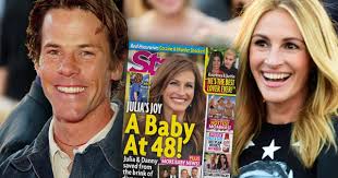 Julia fiona roberts is an american actress and producer. Surprise Pregnancy Julia Roberts Husband S Baby Joy Could Save Their Shaky Marriage Star Magazine