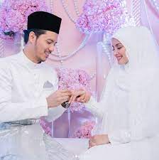 I'm an actor, a singer, a model, a brand ambassador, an entrepreneur, and just another human being trying to inspire everyone to be the best version of ourselves. Foto Foto Pernikahan Fattah Amin Dan Fazura Iluminasi