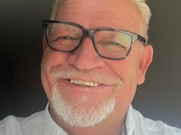 Vlissinger begint petitie tegen 'waanzinnige' groeiplannen van Hugo de  Jonge