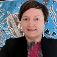 Movers & Shakers: Former mandarin to review health practitioner rules