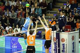 His spouse is małgorzata leon (m. Volleyball Casa Incognita
