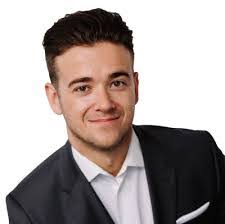 Karla Palumbo's Instagram, Twitter & Facebook