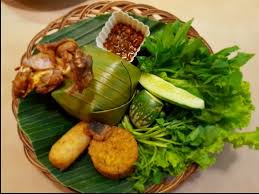 Sahabat traveler's, daftar rumah makan sunda di bandung yang terkenal enak dan sangat populer selanjutnya adalah nasi bancakan. Inilah 8 Makanan Khas Sunda Yang Dijamin Bikin Ketagihan