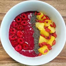 Smoothie Bowl Framboise Ananas Mangue Banane Baie De Gogi Et Graine De Chia Vegan Glutenfree Delicious Pornfood Veganfood H In 2020 Food Acai Bowl Breakfast