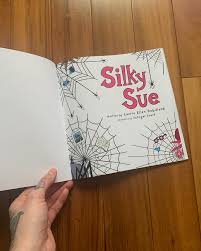 🕸️🕷️It's official. I illustrated my first kids book! Buy it