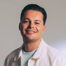 Who wrote “Zij Geeft Me Vleugels” by Robert van Hemert?