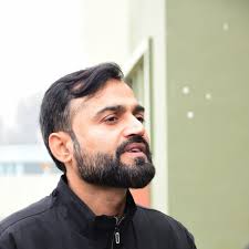 Deepak Vashisth's Instagram, Twitter & Facebook