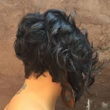 Carre Plongeant Degrade Cheveux Boucles Carre Plongeant Cheveux Carre Plongeant Cheveux Frises Coiffure Carre Plongeant