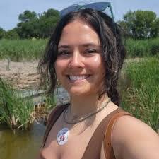 Nicole Farley's Instagram, Twitter & Facebook