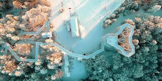 Prowadzi do niej specjalnie skonstruowana drewniana. Wieza Widokowa W Krynicy Zdroju Zima Wyglada Oblednie Atrakcja Jest Bardzo Popularna Takze Na Instagramie Zdjecia Gazeta Krakowska