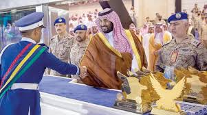 هذه الكلية هي كلية متخصصة في العلوم التطبيقية. ÙˆÙ„ÙŠ Ø§Ù„Ø¹Ù‡Ø¯ ÙŠØ±Ø¹Ù‰ ØªØ®Ø±ÙŠØ¬ Ø§Ù„Ø¯ÙØ¹Ø© Ø§Ù„Ù€96 Ù…Ù† Ø·Ù„Ø¨Ø© ÙƒÙ„ÙŠØ© Ø§Ù„Ù…Ù„Ùƒ ÙÙŠØµÙ„ Ø§Ù„Ø¬ÙˆÙŠØ© Ø§Ù„Ø´Ø±Ù‚ Ø§Ù„Ø£ÙˆØ³Ø·
