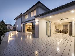 Accentuate corners, columns, fascia, doors, windows and more with hardietrim® boards. Hardie Deck Board