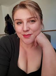 Hayley Williams' side-profile is such a flex. She should be a sculpture.  -talkyourselfup