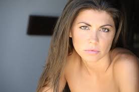 Flora scelse francesco pozzessere, con il quale si lasciò tre anni dopo a un passo dall'altare. Flora Canto Ecco Il Mio Comedy Central Tour Marida Caterini Tv Intrattenimento Informazione Talk Show