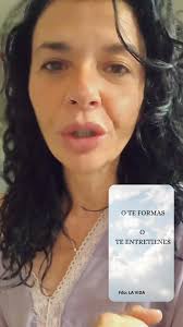 Qué tal si te formas mientras bailas,, Mientras de rodeas de amigas., Con  gente que confía en ti., Con retos de superación y crecimiento., Y mientras  ganas dinero..., Escribe QUIERO y te cuento, ...