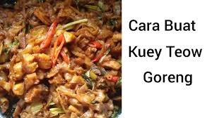 1 cawan tepung beras* 1/2 cawan tepung ubi* 1 1/2 cawan air* (batter) sedikit minyak sayuran loyang untuk mengukus. Cara Buat Kuey Teow Goreng Youtube