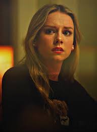 Ester Exposito Elite 7: Carla Crying with Nose Piercing